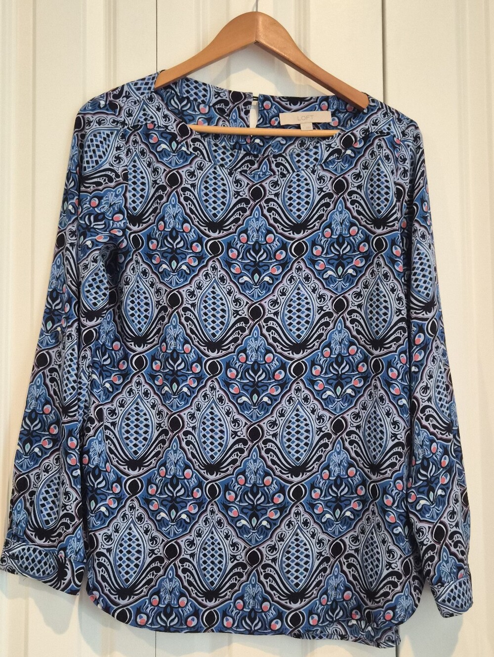 LOFT Blue Paisley Blouse Small Roll Tab Sleeve Lightweight Relaxed Casual Top
